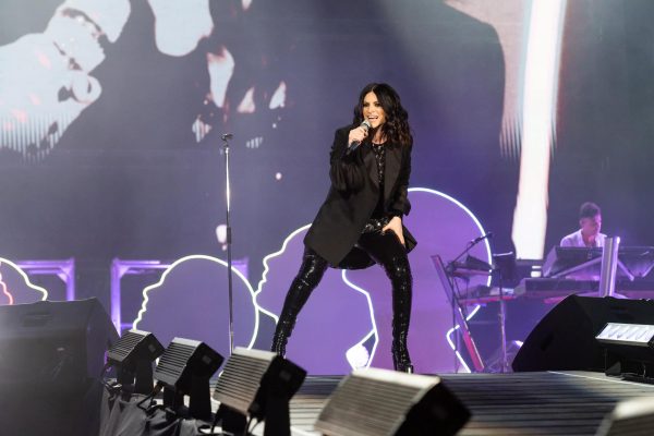 laura-canta